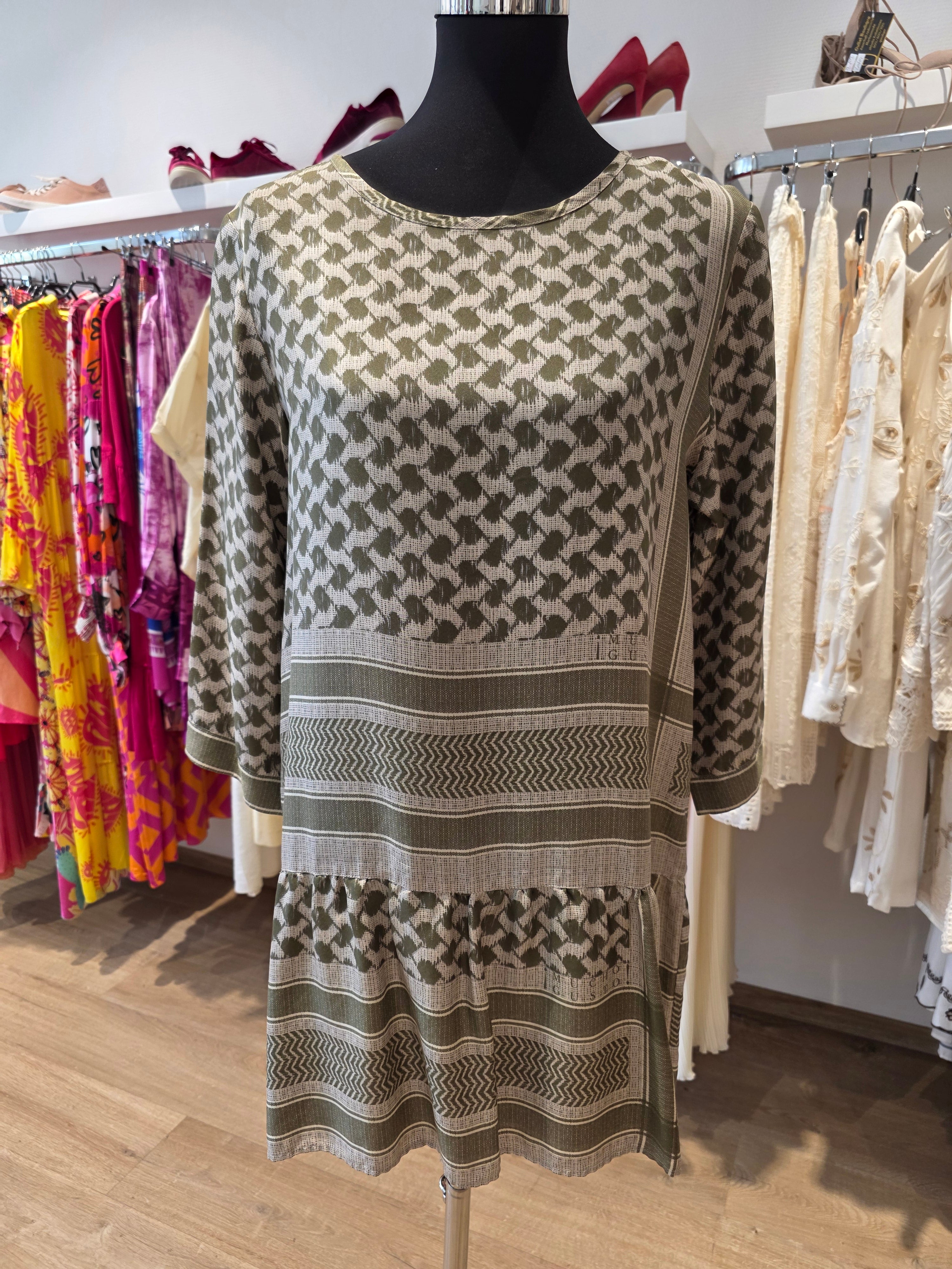 MUCHO GUSTO KLEID TUNIKAKLEID SEIDE GRÜN/KGALI/OLIVE GR.S
