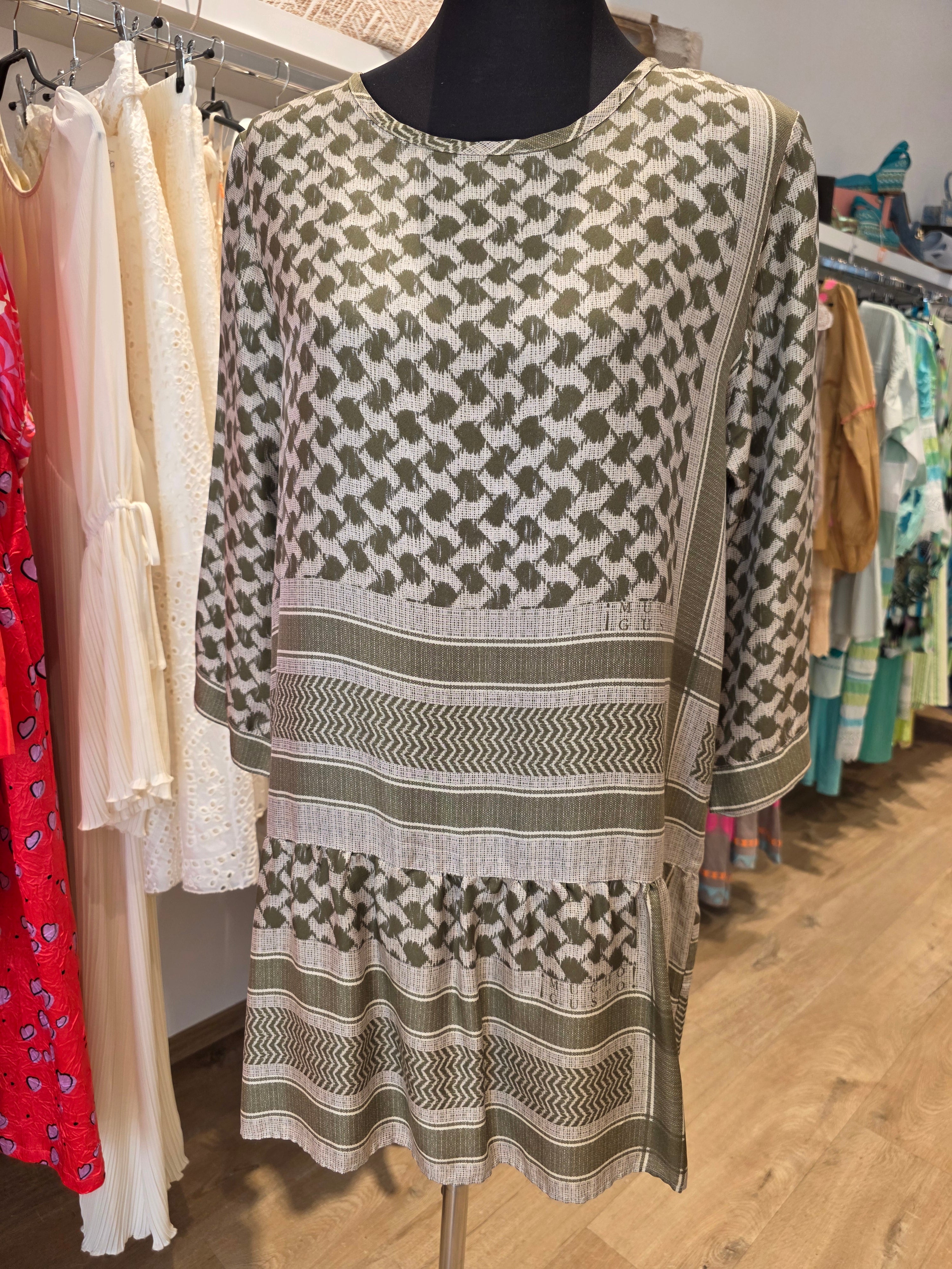 MUCHO GUSTO KLEID TUNIKAKLEID SEIDE GRÜN/KGALI/OLIVE GR.S